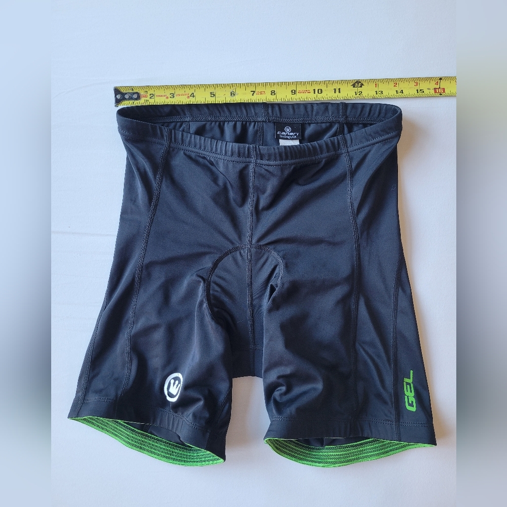 Women's Black and Green Cycling Shorts. Size: XL
